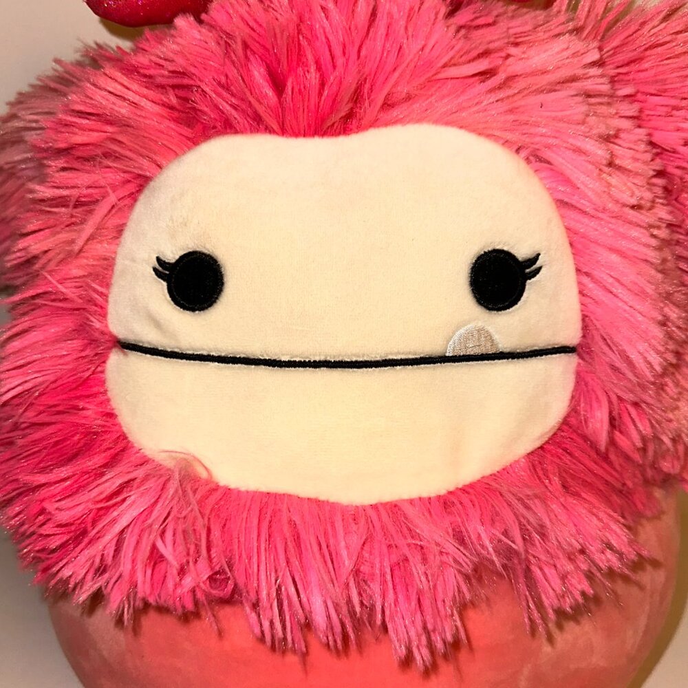 Squishmallows 12" IN VALENTINES 2023 BIGFOOT CAPARINNE RARE Kellytoy - Picture 2 of 6